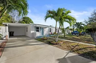 841 Highland Dr, West Palm Beach, FL 33405 - Photo 2