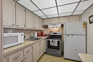 39 Dorchester B, West Palm Beach, FL 33417 - Photo 8