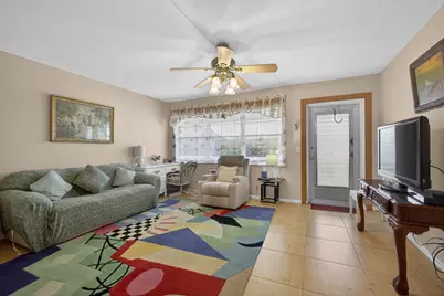 39 Dorchester B, West Palm Beach, FL 33417 - Photo 2