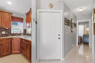 1285 Green Pine Blvd, West Palm Beach, FL 33409 - Photo 8