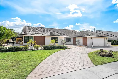 10710 Boca Woods Lane, Boca Raton, FL 33428 - Photo 2