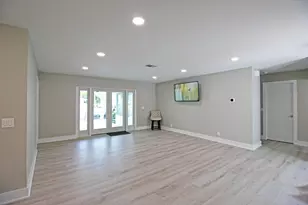 106 Periwinkle Dr, Hypoluxo, FL 33462 - Photo 8