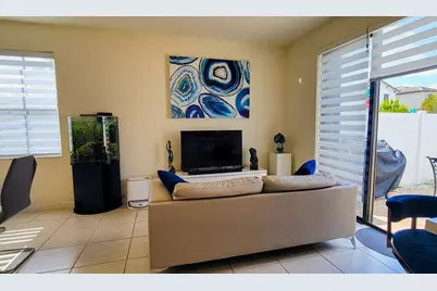 10902 W 33rd Way, Hialeah, FL 33018 - Photo 72