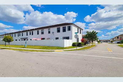10902 W 33rd Way, Hialeah, FL 33018 - Photo 8