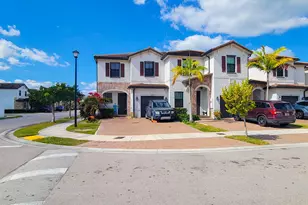 10902 W 33rd Way, Hialeah, FL 33018 - Photo 4