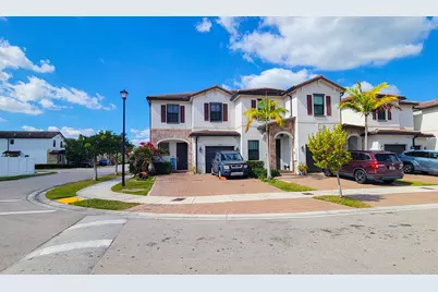 10902 W 33rd Way, Hialeah, FL 33018 - Photo 2