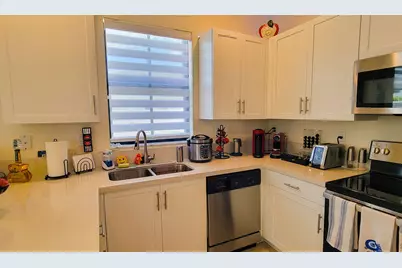 10902 W 33rd Way, Hialeah, FL 33018 - Photo 76