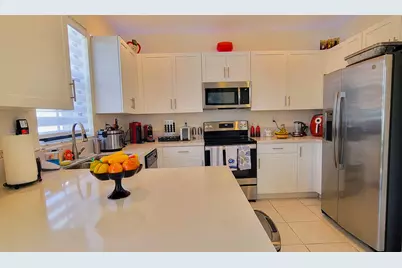 10902 W 33rd Way, Hialeah, FL 33018 - Photo 10