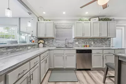 924 Sarazen Drive, West Palm Beach, FL 33413 - Photo 6