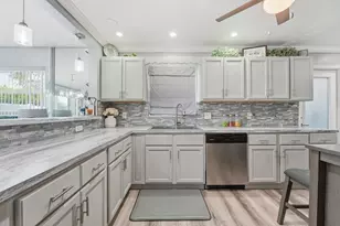 924 Sarazen Dr, West Palm Beach, FL 33413 - Photo 6