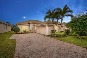 1652 NW Old Oak Terrace, Jensen Beach, FL 34957 - Photo 2