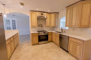 471 SE Lamon Ln, Port Saint Lucie, FL 34983 - Photo 8