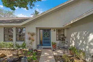 26 Cedar Cir, Boynton Beach, FL 33436 - Photo 2