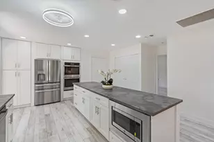 9207 Pecky Cypress Ln, Boca Raton, FL 33428 - Photo 10