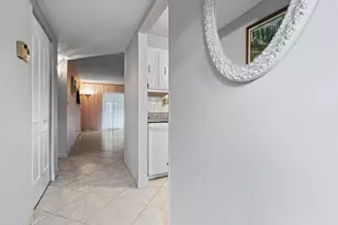 250 NE 20th St, Boca Raton, FL 33431 - Photo 8