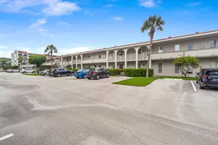 250 NE 20th St, Boca Raton, FL 33431 - Photo 1