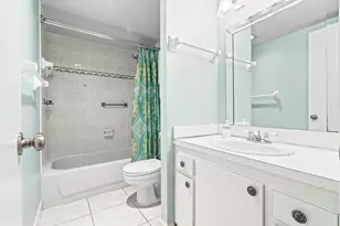 250 NE 20th St, Boca Raton, FL 33431 - Photo 16