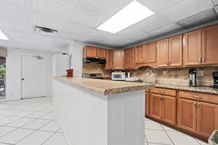 250 NE 20th St, Boca Raton, FL 33431 - Photo 24