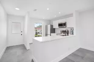 737 Nantucket Cir, Lake Worth Beach, FL 33467 - Photo 8