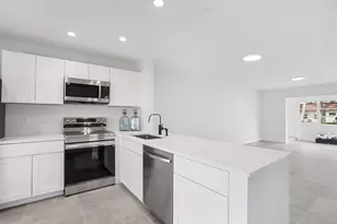 737 Nantucket Cir, Lake Worth Beach, FL 33467 - Photo 12