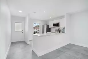 737 Nantucket Cir, Lake Worth Beach, FL 33467 - Photo 2