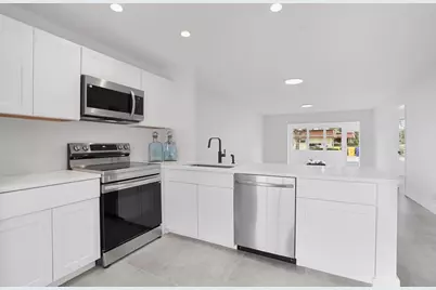 737 Nantucket Circle #B, Lake Worth, FL 33467 - Photo 10