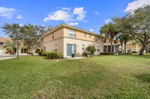 395 River Bluff Ln, West Palm Beach, FL 33411 - Photo 4