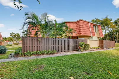 22958 Oxford Place #D, Boca Raton, FL 33433 - Photo 4