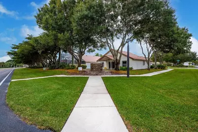 1975 Oak Berry Circle, Wellington, FL 33414 - Photo 2