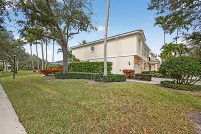 355 Salinas Drive, Palm Beach Gardens, FL 33410 - Photo 4