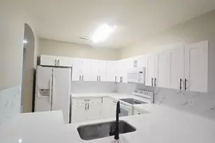 636 NE 35th Ave, Homestead, FL 33033 - Photo 4