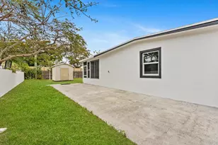 5737 Honeysuckle Dr, West Palm Beach, FL 33415 - Photo 4