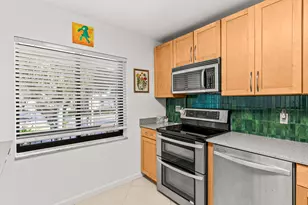 21766 Cypress Dr, Boca Raton, FL 33433 - Photo 16