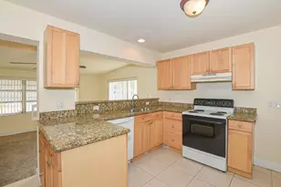 209 Oak Ln, Port Saint Lucie, FL 34952 - Photo 18