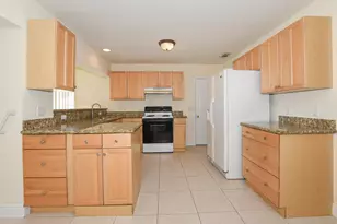 209 Oak Ln, Port Saint Lucie, FL 34952 - Photo 16