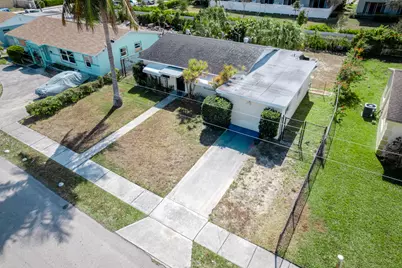 137 W 34th Street, Riviera Beach, FL 33404 - Photo 16