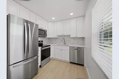 699 Flanders O, Delray Beach, FL 33484 - Photo 2