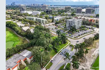 1617 Embassy Drive, West Palm Beach, FL 33401 - Photo 2