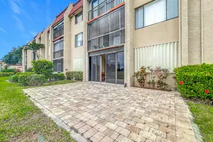 4545 Luxemburg Ct, Lake Worth, FL 33467 - Photo 18