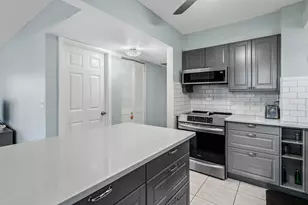 721 Lori Dr, Palm Springs, FL 33461 - Photo 10
