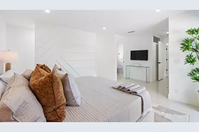 333 Alhambra Place, West Palm Beach, FL 33405 - Photo 16