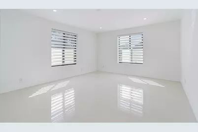 333 Alhambra Place, West Palm Beach, FL 33405 - Photo 12