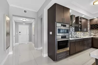 441 Bay Colony Drive N, North Palm Beach, FL 33408 - Photo 2