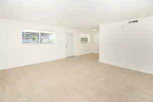 402 Lake Shore Dr, West Palm Beach, FL 33403 - Photo 10