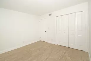 402 Lake Shore Dr, Lake Park, FL 33403 - Photo 26