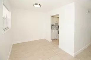402 Lake Shore Dr, Lake Park, FL 33403 - Photo 8