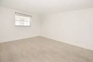402 Lake Shore Dr, Lake Park, FL 33403 - Photo 18
