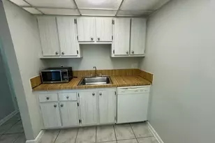 1799 Fairview Villas Dr, West Palm Beach, FL 33406 - Photo 14