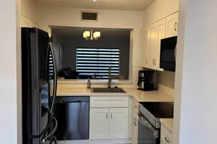 7287 S Devon Dr, Tamarac, FL 33321 - Photo 6