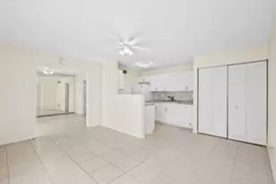 631 Executive Center Dr, West Palm Beach, FL 33401 - Photo 6